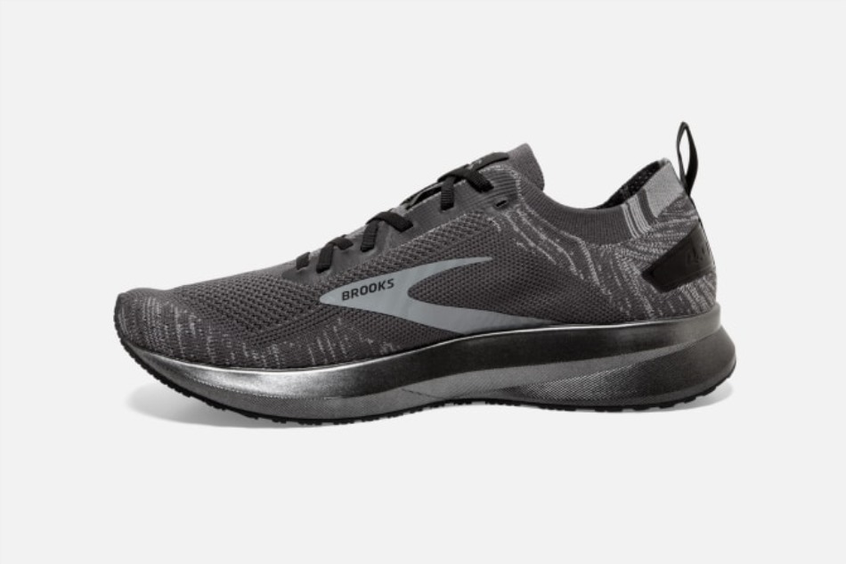 Brooks Levitate 4 Ennegrecido Perla-gris-negro